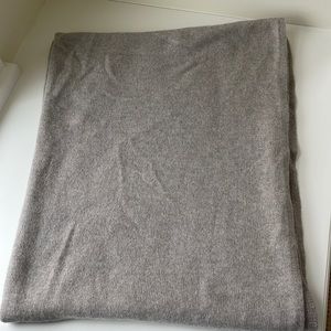 White + Warren Travel Wrap